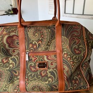 Green paisley rolling Adrienne Vittadini weekender bag